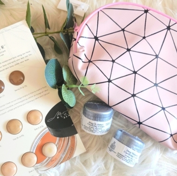 Kiehl's Other - Kiehls+Monica Blunder 4 Pc Beauty Bundle